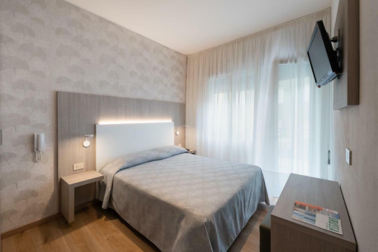 Hotel Fabris Caorle Exteriör bild